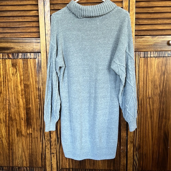 🌻 Hollister turtle neck sweater dress! - Picture 4 of 4